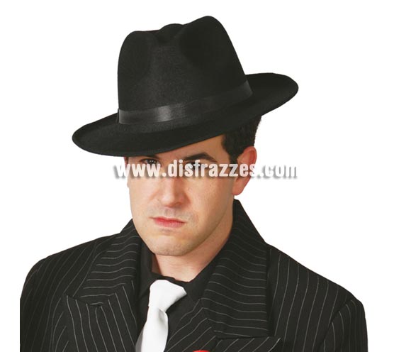 Sombrero tipo Ganster de terciopelo negro. También sirve para el disfraz de Michael Jackson.