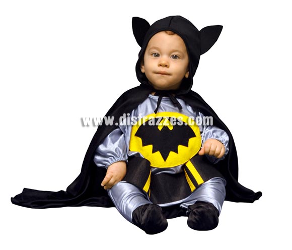 Disfraz super barato de Super Murciélago para Bebés de 6-12 meses. Incluye cinturón, pantalón, camisa y capa con capucha. Con éste disfraz tu niño será tu superhéroe particular y pensarás que estás custodiada por el mismísimo Batman, jejeje, está para comérselo.