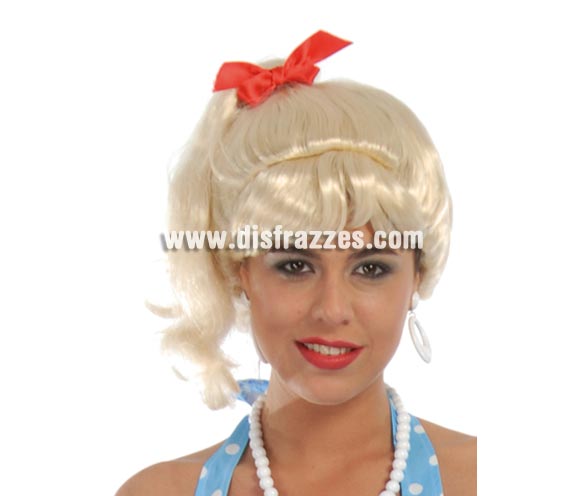 Peluca años 50 rubia con lazo rojo. Parece Shandy de la película Grease, ¡qué tiempos aquellos!
