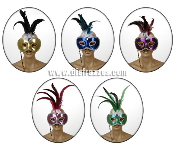 Antifaz Veneciano con plumas y mango de 18x11 cm. Talla universal. Cinco modelos surtidos, precio por unidad, se venden por separado.
