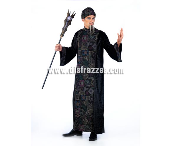 Disfraz de Mago Nostradamus deluxe para hombre. Alta calidad, hecho en España. Disponible en varias tallas. Incluye túnica y gorro. Bastón NO incluido, podrás encontrar en nuestra sección de Complementos.