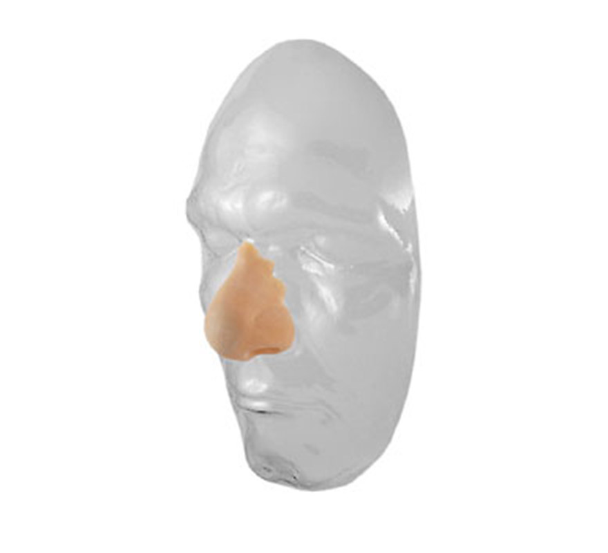 Nariz Oriental de latex (Latex Neus 19). Se utiliza para teatro, maquillaje de carnaval, películas y televisión.
Si se usa correctamente, esta nariz se puede utilizar más de una vez.
Procedimiento
Retire la nariz de su caja y colóquelo sobre la piel para tener una idea más clara de si los bordes se amoldan bien y en dónde exactamente se necesitará el pegamento. Todas las partes que se van a colorear con un tono de piel (exceptuando los bordes) se deben colorear previamente con un poco de rojo para darle un efecto más natural a la piel. Marca GRIMAS.