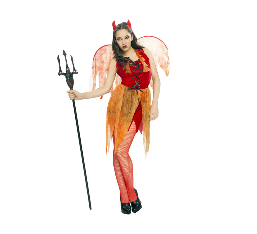 Disfraz de Demonia o Diablesa adulta con Alas para Halloween. Talla Standar M-L = 38/42. Disfraz barato de Halloween que ha bajado el precio considerablemente y que incluye cuernos, vestido y alas. Tridente y cubrebotas NO incluidos, podrás verlo en la sección de Complementos. Éste disfraz de Halloween es ideal para celebrar la Fiesta de la Noche de las Brujas cada vez más arraigada en nuestro País en Pub's, Discotecas, Casas particulares,  Restaurantes o Colegios y ayudar a crear un ambiente terrorífico y tenebroso indispensable para la Noche de Halloween la cual se celebra la víspera de Todos los Santos.
¡¡Compra tu disfraz para Halloween en nuestra tienda de disfraces, será divertido!!