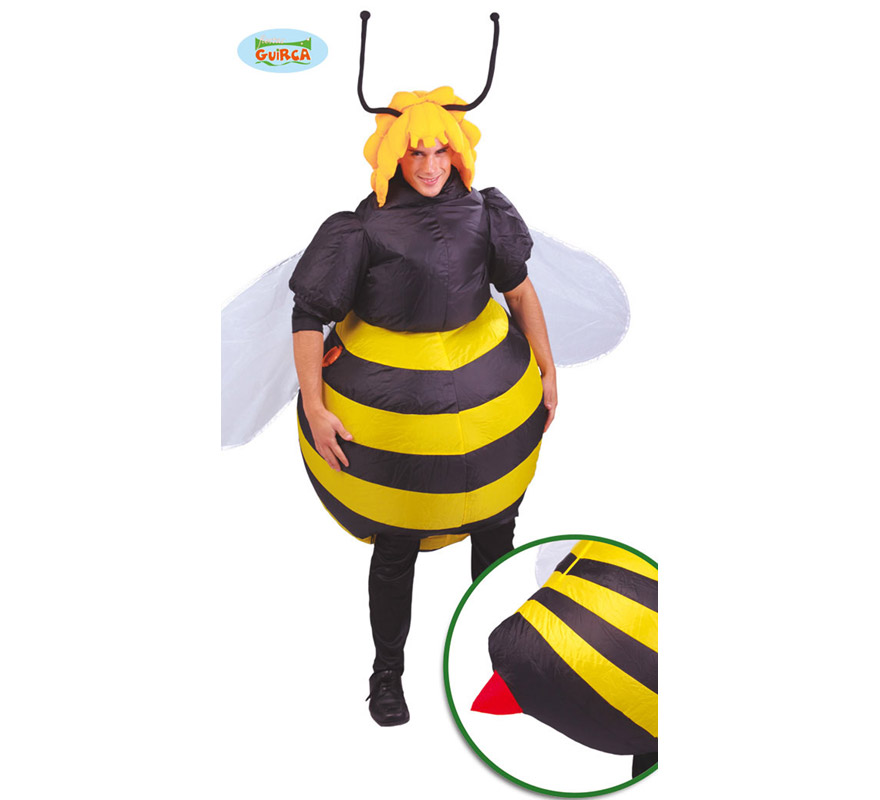 Disfraz de la Abeja Maya hinchable para adultos. Talla única de adultos. Incluye peluca, antenas y traje hinchable con alas. Funciona a pilas (NO incluidas), lleva un mecanismo que hace que el traje se hinche.