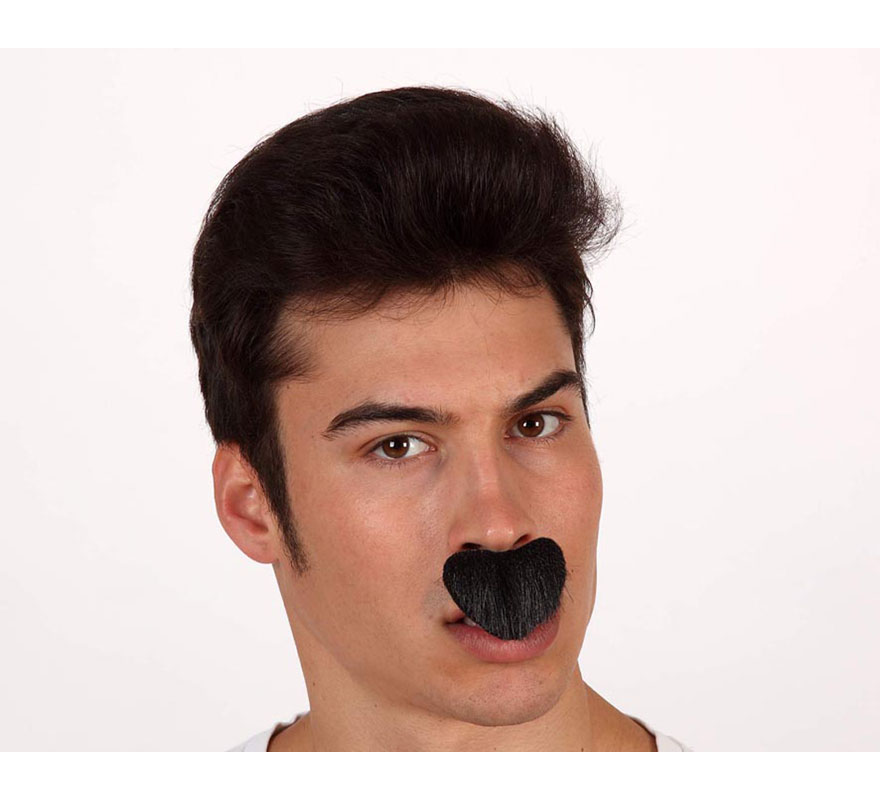 Bigote chato negro.