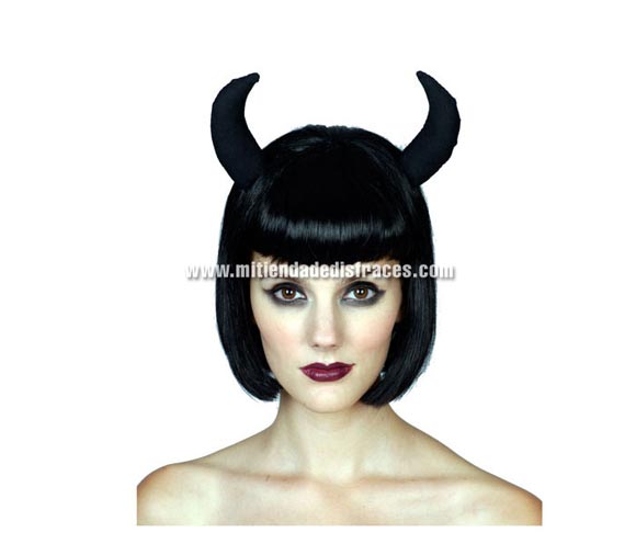 Peluca de Demonio negra. Talla única. Cuernos incluidos.