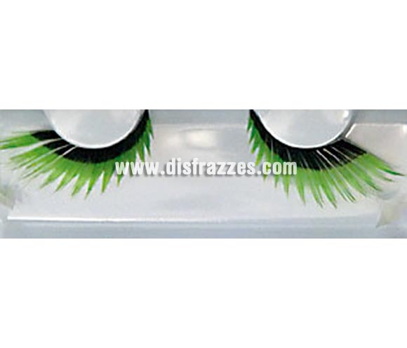 Pestañas postizas extralargas (Eyelashes - 154) de color verde y negro con plumas blancas en las puntas.
Se utiliza para crear un efecto de grosor en las pestañas.
Retire con cuidado las pestañas de su caja y, utilizando el extremo con adhesivo que sostiene las pestañas en su caja puede adherir las pestañas al extremo superior utilizando pinzas o los dedos. Trabaje desde adentro hacia fuera y empiece ligeramente desde el lado interior del ojo, después quite las pestañas de nuevo. Cualquier longitud sobrante se puede cortar por el extremo exterior. 
Aplique un poco de Eyelash Adhesive (pegamento para pestañas) en la palma de la mano y después aplique una pequeña cantidad de pegamento en las orillas de la pestaña ya sea con algún lado de la espátula o la cola del pincel. Utilice más pegamento en las orillas internas y externas.
