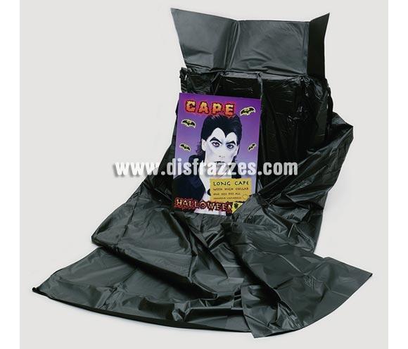 Capa negra. 1,00 m. de longitud para Halloween. Ideal como complemento de tu disfraz de Halloween para ir de Fiesta a Pubs, Discotecas, Casas particulares o Restaurantes y ayudar a crear un ambiente terrorífico y tenebroso en la Fiesta de Halloween.
¡¡Compra los complementos de tu disfraz para Halloween en nuestra tienda de disfraces, será divertido!!
