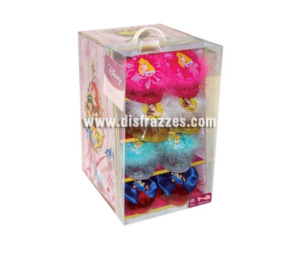 Caja con 4 pares de zapatos de Princesas Disney para niña. Ideal como regalo en Navidad, Reyes Magos, Cumpleaños o en cualquier fecha del año. ¡¡Compra tu disfraz o tus complementos para regalar en nuestra tienda de disfraces, será divertido!!