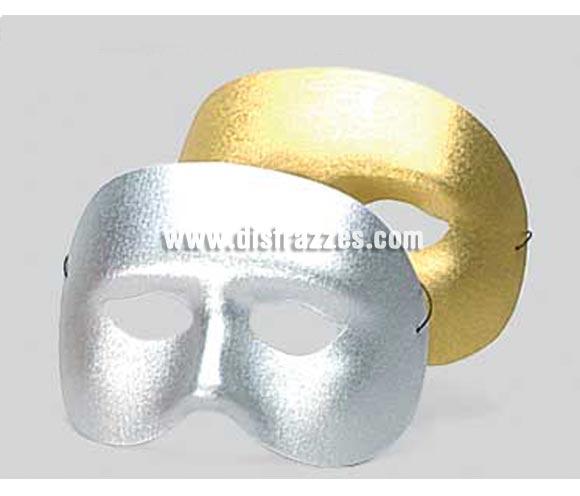 Antifaz Casanova metalizado de color Plateado. También en color oro pero ésta referencia es el de color plata. Talla Universal. Máscara Veneciana ideal para disfrazarse en Carnaval incluso en Halloween y dar el golpe con una máscara de Venecia de precio barato. Con ésta máscara Veneciana no te reconocerán y podrás sentir que todos te miran ya que es una máscara que llama la atención.

¡¡Compra tu máscara Veneciana en nuestra tienda de disfraces, será divertido!!
