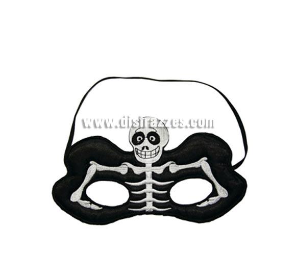 Antifaz Esqueleto infantil para Halloween. Ideal como complemento de tu disfraz de Halloween para ir de Fiesta a Pub's, Discotecas, Casas particulares o Restaurantes y ayudar a crear un ambiente terrorífico y tenebroso en la Fiesta de Halloween.
¡¡Cómpranos los complementos de tu disfraz para Halloween, será divertido!!
¡¡¡PRÓXIMA RECEPCIÓN DE ÉSTE ARTÍCULO A PARTIR DE SEPTIEMBRE DE 2010!!!
