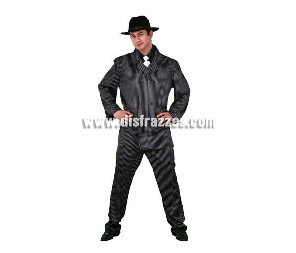Disfraz barato de Ganster talla XL para hombre. Talla XL 54/58. Incluye camisa, corbata, chaqueta y pantalón. Sombrero NO incluido, podrás verlos en la sección de Complementos en Sombreros, gorros y Diademas. Disfraz de Alcapone adulto.