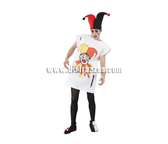 Disfraz barato de Carta Joker para hombre. Talla standar 52/54. Incluye túnica y sombrero. Éste disfraz es muy original, diferente y perfecto para el Carnaval o para cualquier Fiesta de disfraces del año. Hace pareja con el de la ref. 08065BT de Carta de Dama de Corazones para mujer.