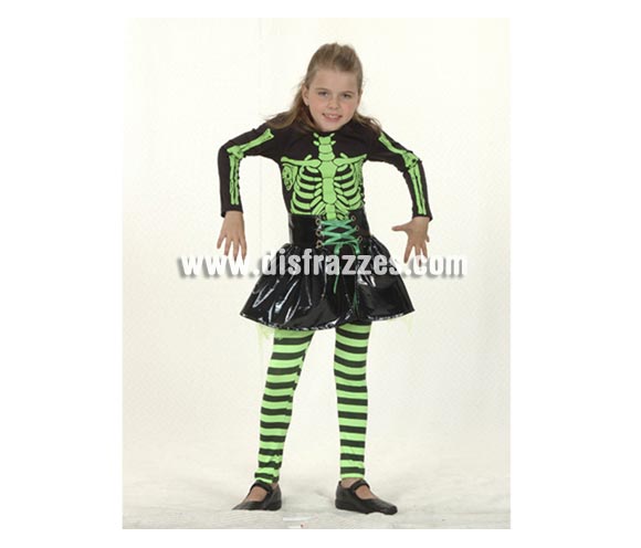 Disfraz de Eskeleton Niña barato para Halloween. Talla de 10 a 12 años. Incluye camisa, pantalón y falda. Disfraz de Esqueleto para niña. Éste disfraz de Halloween es ideal para celebrar la Fiesta de la Noche de las Brujas cada vez más arraigada en nuestro País en Pub's, Discotecas, Casas particulares,  Restaurantes o Colegios y ayudar a crear un ambiente terrorífico y tenebroso indispensable para la Noche de Halloween la cual se celebra la víspera de Todos los Santos.
¡¡Compra tu disfraz para Halloween en nuestra tienda de disfraces, será divertido!!