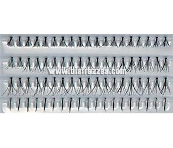 Pestañas postizas pelo real (Eyelashes Real Hair - 513) de color negro. 
Se utiliza para crear un efecto de grosor en las pestañas.
Retire con cuidado las pestañas de su caja y, utilizando el extremo con adhesivo que sostiene las pestañas en su caja puede adherir las pestañas al extremo superior utilizando pinzas o los dedos. Trabaje desde adentro hacia fuera y empiece ligeramente desde el lado interior del ojo, después quite las pestañas de nuevo. Cualquier longitud sobrante se puede cortar por el extremo exterior. 
Aplique un poco de Eyelash Adhesive (pegamento para pestañas) en la palma de la mano y después aplique una pequeña cantidad de pegamento en las orillas de la pestaña ya sea con algún lado de la espátula o la cola del pincel. Utilice más pegamento en las orillas internas y externas.