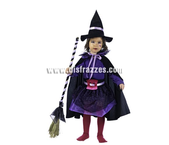 Disfraz de Bruja Samantha Deluxe para niña. Alta calidad, hecho en España. Disponible en varias tallas. Incluye falda, capa y gorro. Escoba NO incluida, podrás encontrar en nuestra sección de Complementos.