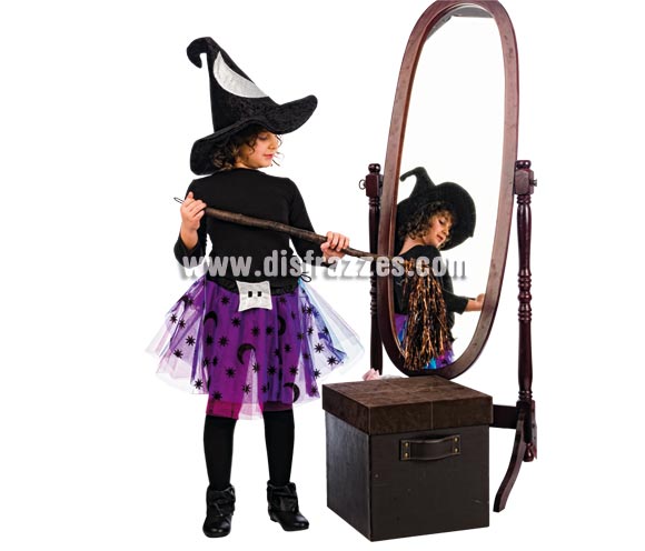 Set de Brujita Luna Deluxe para niña. Alta calidad, hecho en España. Disponible en varias tallas. Incluye tu-tu y gorro. Escoba NO incluida, podrás encontrar escobas en nuestra sección de Complementos.