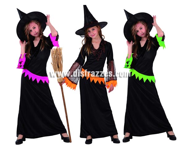 Disfraz muy barato de Bruja con telarañas para niña. Talla de 5 a 6 años. Incluye vestido y sombrero. Escoba NO incluida, podrás verla en la sección de Complementos. Disponible en 3 modelos surtidos, precio por unidad, se venden por separado.