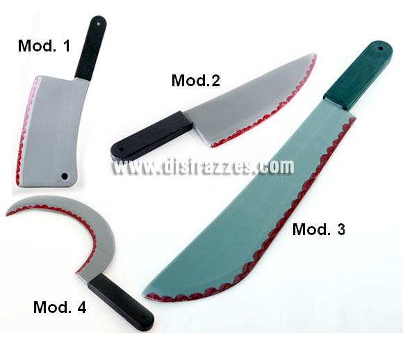 Armas de Halloween 46-53 cm. Cuatro modelos surtidos, precio por unidad, se venden por separado. OJO - Éstas armas vienen sin la mancha de sangre en el filo, la foto no es correcta pero es la única que nos facilita el proveedor, la mancha de sangre se puede hacer perfectamente con sangre artificial.