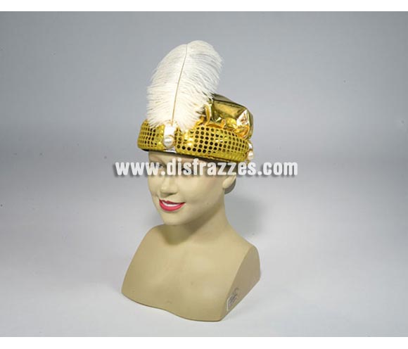 Sombrero de Paje dorado con pluma blanca. Turbente de Paje Real dorado con pluma blanca para Navidad. Ideal como complemento de tu traje de Paje Real en Navidad. ¡¡Compra los complementos de tus disfraces en nuestra tiendadedisfraces, será divertido!!