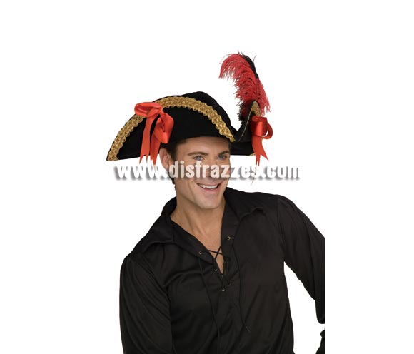 Sombrero pirata de terciopelo con plumas.