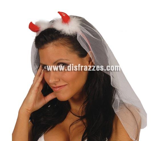 Diadema Demonio para Novia. Ideal para DEspedidas de soltera. También es perfecta como complemento de tu disfraz de Halloween para ir de Fiesta a Pub's, Discotecas, Casas particulares o Restaurantes y ayudar a crear un ambiente terrorífico y tenebroso en la Fiesta de Halloween.
¡¡Cómpranos los complementos de tu disfraz para Halloween, será divertido!!
¡¡¡PRÓXIMA RECEPCIÓN DE ÉSTE ARTÍCULO A PARTIR DE SEPTIEMBRE DE 2010!!!
