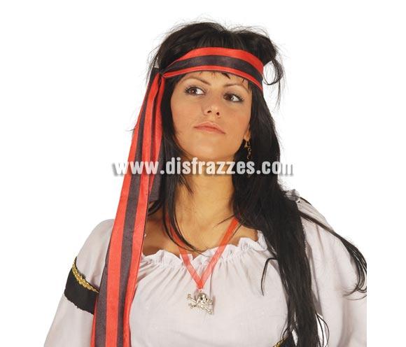 Colgante Calavera para Halloween o para Carnaval para tu disfraz de pirata. Ideal como complemento de tu disfraz de Halloween para ir de Fiesta a Pub's, Discotecas, Casas particulares o Restaurantes y ayudar a crear un ambiente terrorífico y tenebroso en la Fiesta de Halloween.
¡¡Cómpranos los complementos de tu disfraz para Halloween, será divertido!!