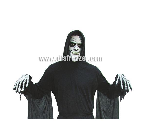 Par de guantes Esqueleto para Halloween. Talla única. Ideal como complemento de tu disfraz de Esqueleto para Halloween para ir de Fiesta a Pub's, Discotecas, Casas particulares o Restaurantes y ayudar a crear un ambiente terrorífico y tenebroso en la Fiesta de Halloween.
¡¡Cómpranos los complementos de tu disfraz para Halloween, será divertido!!