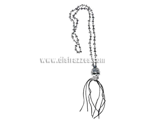 Colgante Calavera para Halloweeen. Ideal como complemento de tu disfraz de Halloween para ir de Fiesta a Pub's, Discotecas, Casas particulares o Restaurantes y ayudar a crear un ambiente terrorífico y tenebroso en la Fiesta de Halloween.
¡¡Cómpranos los complementos de tu disfraz para Halloween, será divertido!!