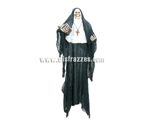 Colgante decorativo de Monja Esqueleto de 120 cm. para Halloween. Artículo muy apropiado para decoración de Halloween en Discotecas, Pub's, Restaurantes, Colegios y Casas particulares y así crear un ambiente terrorífico y tenebroso típico de la Fiesta de Halloween cada vez más seguida por todos.
¡¡Cómpranos la decoración para Halloween, será divertido!!
