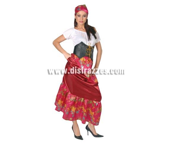 Disfraz de Zíngara adulta para Carnavales. Talla única válida hasta la 42/44. Incluye pañuelo cabeza, vestido, corpiño y delantal. Disfraz de Esmeralda para mujer. Éste disfraz de Carnaval es ideal para divertirse en las Fiestas de Carnavales tan divertidas y estrambóticas como siempre y que cada vez se celebran en más Pueblos, Villas  y Ciudades, tanto en la calle como en Pubs, Discotecas, Casas particulares, Restaurantes o Colegios y disfrazándote con un traje de Carnaval ayudarás a crear ese ambiente Carnavalesco, tan divertido, multicolor y variopinto que a todos nos fascina y nos divierte.
¡¡Compra tu disfraz para Carnaval en nuestra tienda de disfraces, será divertido!!
