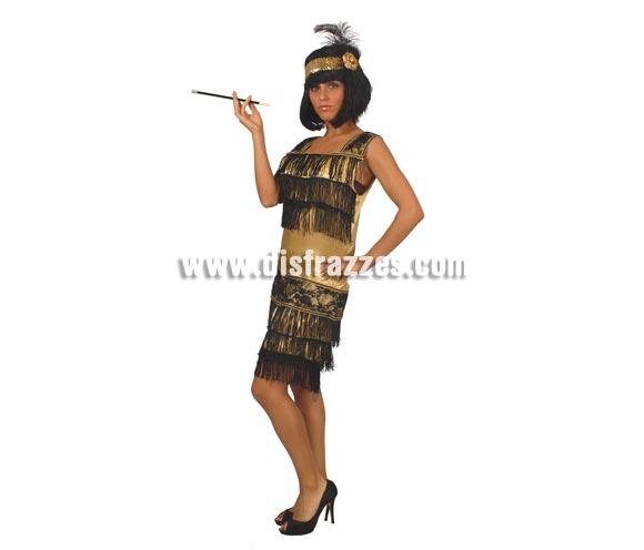 Disfraz de Charlestón oro adulta para Carnavales. Talla única 38/40. Incluye vestido y cinta cabeza con pluma . Boquilla cigarro NO incluida, podrás verla en la sección Complementos. Éste disfraz de Carnaval es ideal para divertirse en las Fiestas de Carnavales tan divertidas y estrambóticas como siempre y que cada vez se celebran en más Pueblos, Villas  y Ciudades, tanto en la calle como en Pubs, Discotecas, Casas particulares, Restaurantes o Colegios y disfrazándote con un traje de Carnaval ayudarás a crear ese ambiente Carnavalesco, tan divertido, multicolor y variopinto que a todos nos fascina y nos divierte.
¡¡Compra tu disfraz para Carnaval en nuestra tienda de disfraces, será divertido!!
