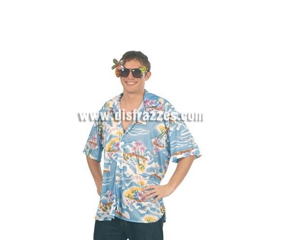 Disfraz de Camisa Hawaiano Adulto. Talla única 52/54. Incluye camisa. Gafas NO incluidas, podrás verlas en la sección de Complementos. Camisa de Turista ideal para disfrazarse en verano para Fiestas Hawaianas y para Despedidas de Soltero.