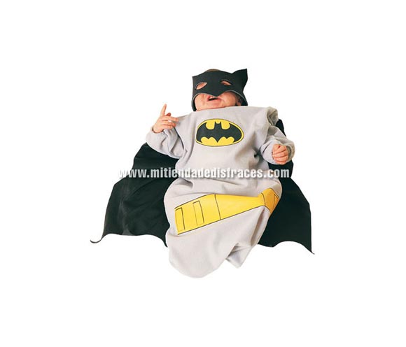 Disfraz de bebé Batman. Talla de 6 a 9 meses. Incluye bolsa portabebé con capa y cierre de tela en la parte inferior. Disfraz con licencia ideal para regalar o para pedir como regalo, sobre todo en Navidad y Reyes.