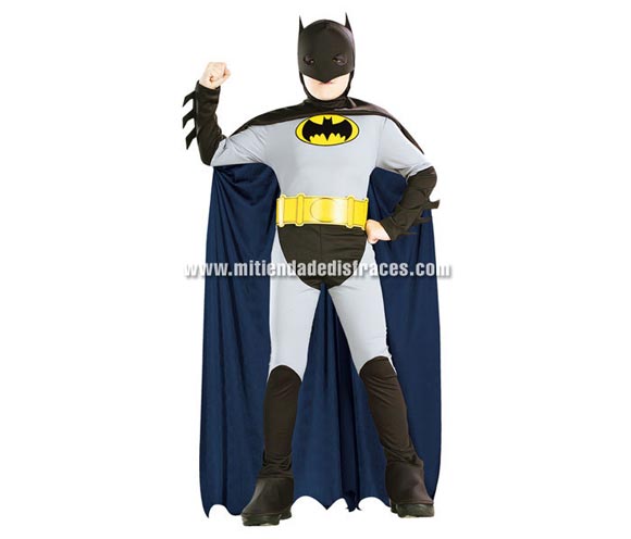 Disfraz de Batman clásico. Disponible en varias tallas. Incluye traje completo con cubrebotas, tocado avec capa y cinturón. Disfraz con licencia ideal para pedir a Papa Noel o a los Reyes Magos en Navidades.