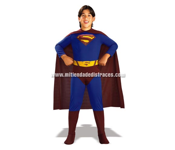 Disfraz de Superman Returns. Disponible en varias tallas. Incluye traje completo con cubrebotas, capa y cinturón. Disfraz con licencia, ideal para pedir como regalo en Navidad y en cualquier fecha del año.