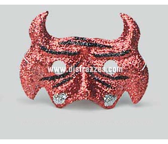 Antifaz Demonio de escarcha para Halloween. Ideal como complemento de tu disfraz de Halloween para ir de Fiesta a Pub's, Discotecas, Casas particulares o Restaurantes y ayudar a crear un ambiente terrorífico y tenebroso en Halloween. También sirve para decoración de Halloween.