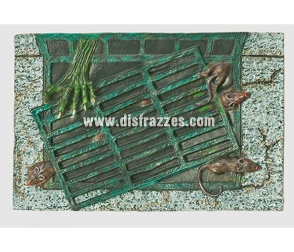 Alfombra Alcantarilla de 38 x 58 cm. para decoración de Halloween con ratas saliendo de ella. Artículo muy apropiado para decoración de Halloween en Discotecas, Pubs, Restaurantes, Colegios y Casas particulares y así crear un ambiente terrorífico y tenebroso típico de la Fiesta de Halloween cada vez más seguida por todos.
¡¡Compra la decoración para Halloween en nuestra tienda de disfraces, será divertido!!
