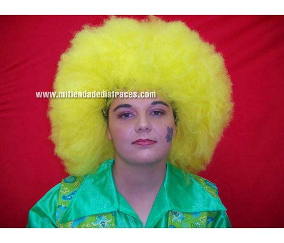 Peluca super afro amarilla. Muy buena calidad. Fabricada en España. Talla universal.