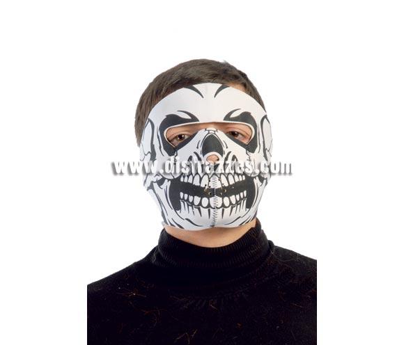 Careta o Máscara de Calavera de tela para Halloween. Precio barato. Máscara o Careta de Halloween ideal para ir de Fiesta la Noche de las Brujas a Pub's, Discotecas, Casas particulares o Restaurantes y ayudar a crear un ambiente terrorífico y tenebroso en la Fiesta de Halloween.
¡¡Cómpranos tu careta o tu máscara para Halloween, será divertido!!
¡¡¡PRÓXIMA RECEPCIÓN DE ÉSTE ARTÍCULO A PARTIR DE SEPTIEMBRE DE 2010!!!
