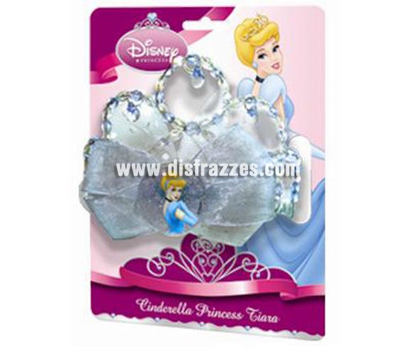 Diadema de la Cenicienta con licencia Disney. Ideal como regalo en Navidad, Reyes Magos, Cumpleaños o en cualquier fecha del año. Con éste regalo quedarás muy bien y seguro que a los peques les encantará, además hará que desarrollen su imaginación y que jueguen haciendo valer su fantasía.
¡¡Compra tu disfraz o tus complementos para regalar en nuestra tienda de disfraces, será divertido!!
