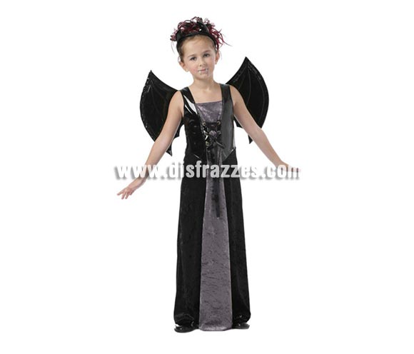 Disfraz de Vampiresa intantil para Halloween. Talla de 7 a 9 años. Alas incluidas. Éste disfraz de Halloween es ideal para celebrar la Fiesta de la Noche de las Brujas en Pub's, Discotecas, Casas particulares,  Restaurantes o Colegios y ayudar a crear un ambiente terrorífico y tenebroso indispensable para la Noche de Halloween la cual se celebra la víspera de Todos los Santos.
¡¡Compra tu disfraz para Halloween en nuestra tienda de disfraces, será divertido!!
