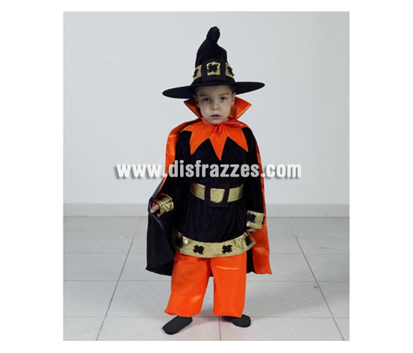 Disfraz de Brujo o Mago bebé barato para Halloween. Talla de 1 a 2 años. Incluye sombrero, blusón, cinturón, pantalones y capa. Éste disfraz de Halloween es ideal para celebrar la Fiesta de la Noche de las Brujas en Pub's, Discotecas, Casas particulares,  Restaurantes o Colegios y ayudar a crear un ambiente terrorífico y tenebroso indispensable para la Noche de Halloween la cual se celebra la víspera de Todos los Santos.
¡¡Compra tu disfraz para Halloween en nuestra tienda de disfraces, será divertido!!
