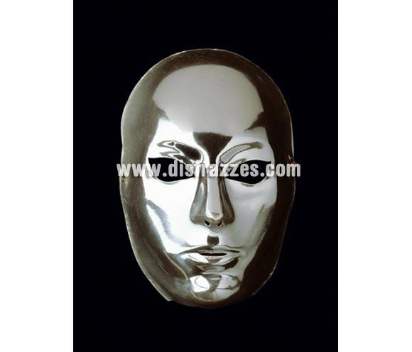 Careta Hule Plata de media cabeza. Talla Universal. Máscara Veneciana ideal para disfrazarse en Carnaval incluso en Halloween y dar el golpe con una máscara de Venecia de precio barato. Con ésta máscara Veneciana no te reconocerán y podrás sentir que todos te miran ya que es una máscara que llama la atención.

¡¡Compra tu máscara Veneciana en nuestra tienda de disfraces, será divertido!!
