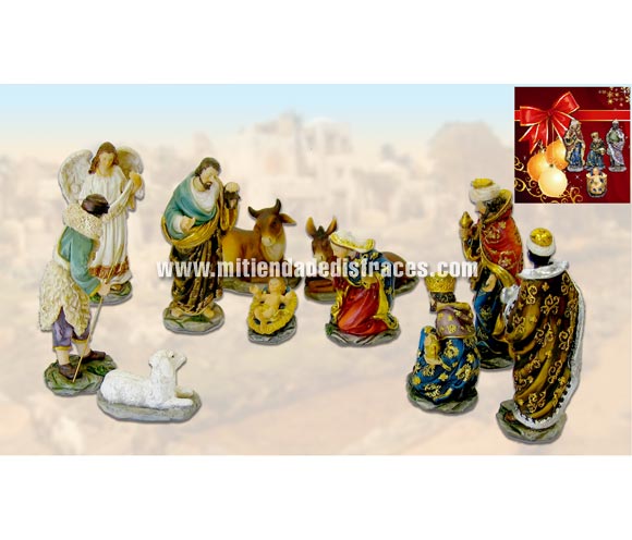 Conjunto Belén dorado. Compuesto por 13 figuras de resina. Presentación en caja. Tamaño 14 cms.