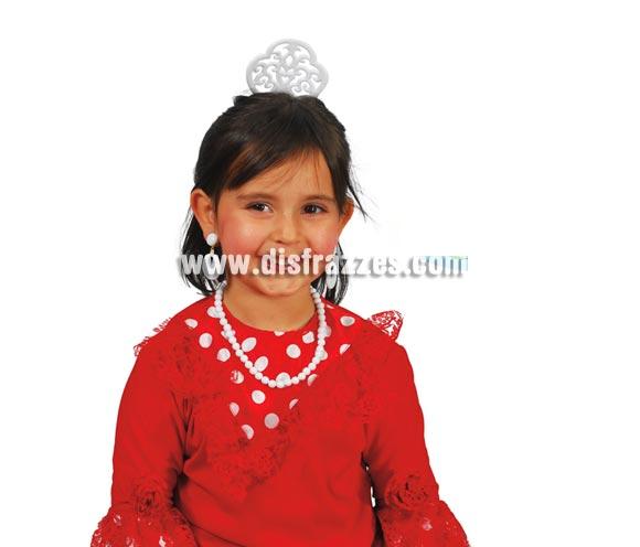 Pendientes Andaluza blancos infantil. Ideal como complemento de tu disfraz para Carnaval para ir de Fiesta a Pub's, Discotecas, Casas particulares, Restaurantes o Colegios y ayudar a crear un ambiente Carnavalesco y Festivo propio de la Fiesta de Carnavales.