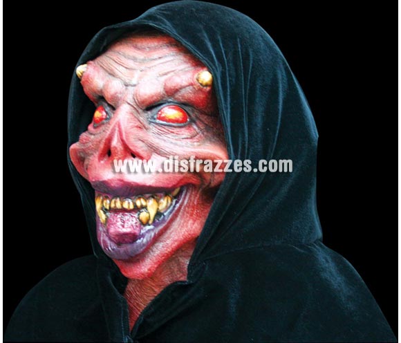 Máscara de Datary para Halloween. Máscara de Diablo Vampiro. Alta calidad. Fabricada en látex artesanalmente por una empresa que realiza efectos especiales para Hollywood. Máscara o Careta de Halloween ideal para ir de Fiesta la Noche de las Brujas a Pubs, Discotecas, Casas particulares o Restaurantes y ayudar a crear un ambiente terrorífico y tenebroso en la Fiesta de Halloween. ¡¡Compra tu careta o tu máscara para Halloween en nuestra tienda de disfraces, será divertido!!