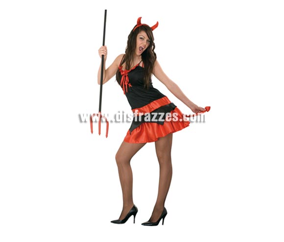 Disfraz de Diablesa Sexy adulta para Halloween. Talla Standar M-L = 38/42. Disfraz muy barato para Halloween que incluye vestido, rabo y cuernos. Tridente NO incluido, podrás verlo en la sección de Complementos de Halloween. Éste disfraz de Halloween es ideal para celebrar la Fiesta de la Noche de las Brujas cada vez más arraigada en nuestro País en Pub's, Discotecas, Casas particulares,  Restaurantes o Colegios y ayudar a crear un ambiente terrorífico y tenebroso indispensable para la Noche de Halloween la cual se celebra la víspera de Todos los Santos.
¡¡Compra tu disfraz para Halloween en nuestra tienda de disfraces, será divertido!!