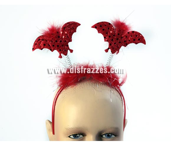 Diadema Marabú Murciélago para Halloween. Ideal como complemento de tu disfraz de Halloween para ir de Fiesta a Pub's, Discotecas, Casas particulares o Restaurantes y ayudar a crear un ambiente terrorífico y tenebroso en la Fiesta de Halloween.
¡¡Compra los complementos de tu disfraz para Halloween en nuestra tienda de disfraces, será divertido!!
