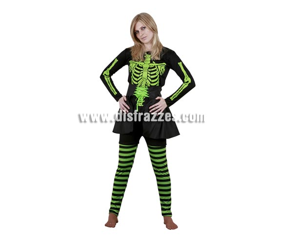 Disfraz de Skeleton Lady Verde adulta para Halloween. Talla Standar M-L = 38/42. Disfraz de Halloween barato que incluye camiseta, pantalón y falda. Disfraz de Esqueleto verde para mujer. Éste disfraz de Halloween es ideal para celebrar la Fiesta de la Noche de las Brujas cada vez más arraigada en nuestro País en Pub's, Discotecas, Casas particulares,  Restaurantes o Colegios y ayudar a crear un ambiente terrorífico y tenebroso indispensable para la Noche de Halloween la cual se celebra la víspera de Todos los Santos.
¡¡Compra tu disfraz para Halloween en nuestra tienda de disfraces, será divertido!!